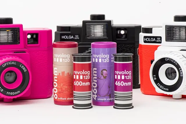 revolog-120-film-und-kamera-pack-holga-mittelformat-set image 1