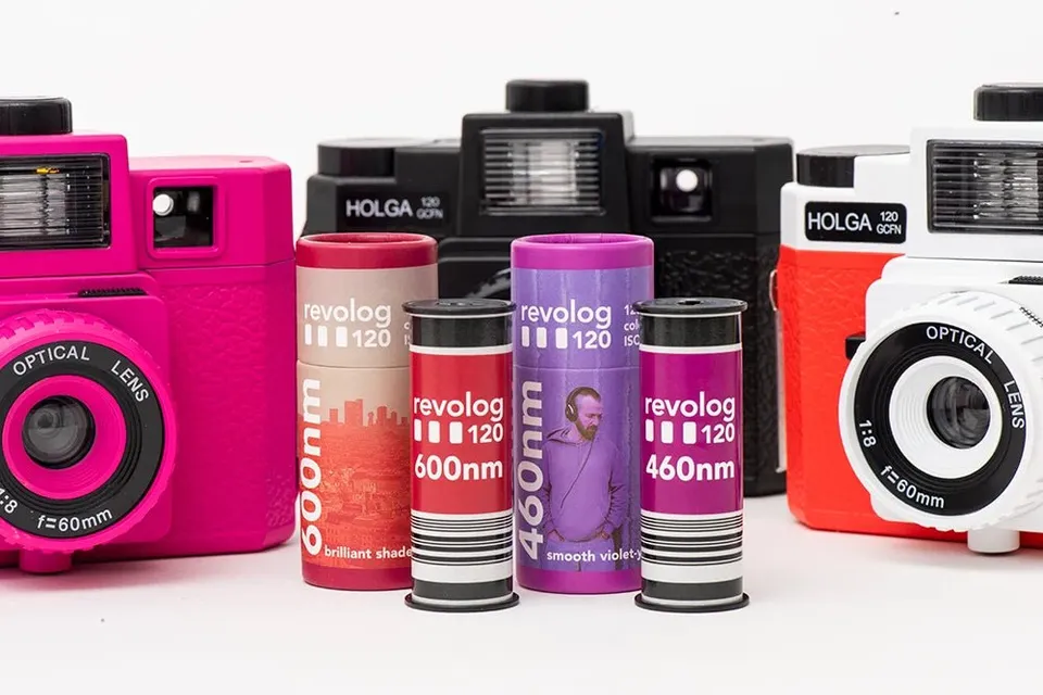 revolog-120-film-und-kamera-pack-holga-mittelformat-set image 1