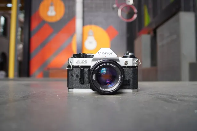 canon-ae-1-program-spiegelreflexkamera-mit-fd-50mm-f-1-4-2 image 1