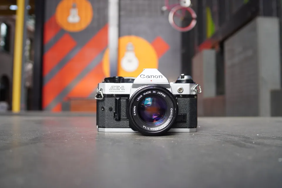 canon-ae-1-program-spiegelreflexkamera-mit-fd-50mm-f-1-4-2 image 1