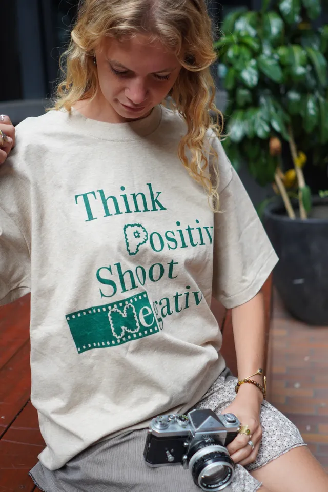 filmneverdie-think-positive-t-shirt-beige-gr-n image 1