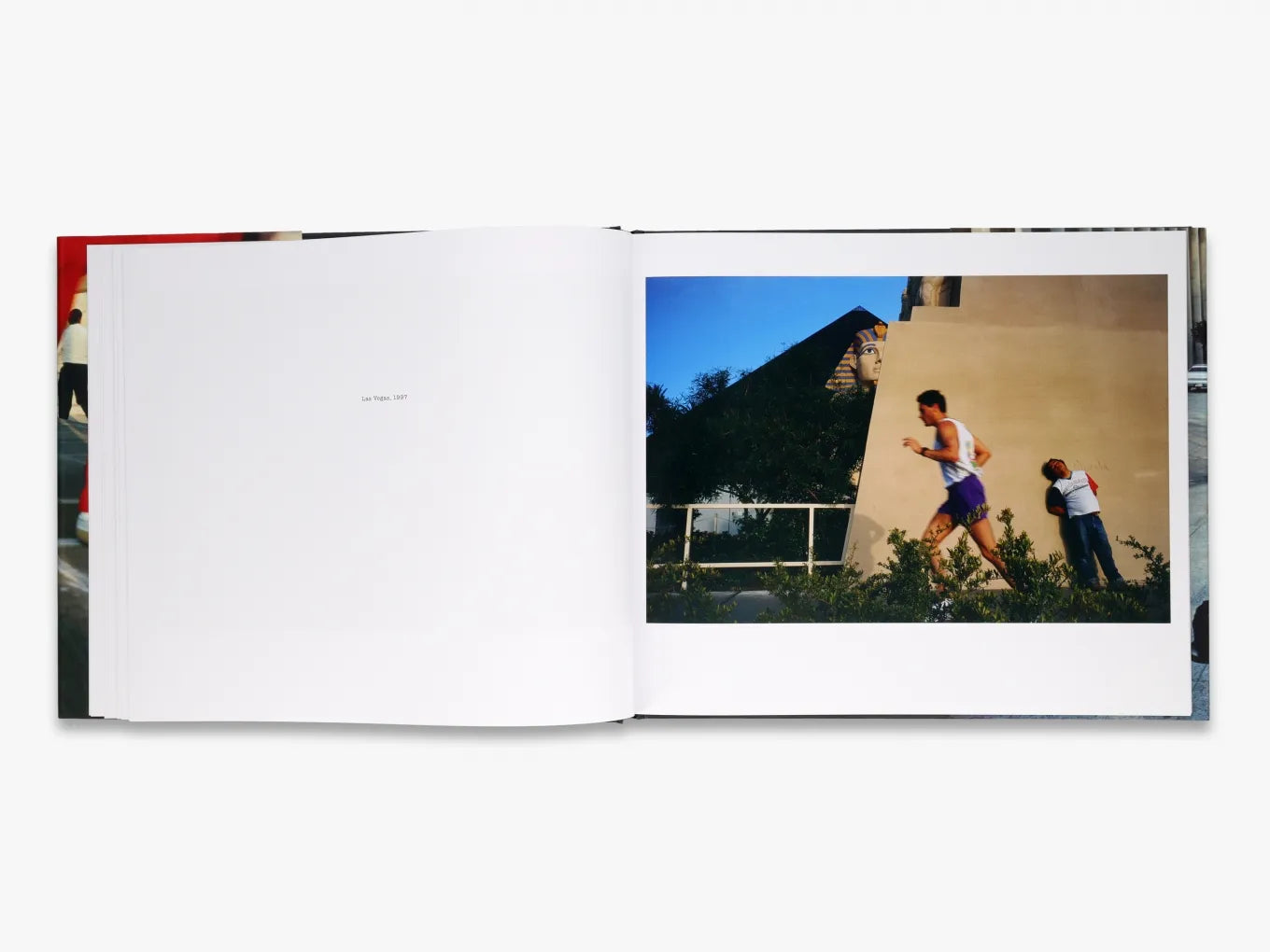 dubblefilm-alex-webb-dislocations-fotobuch-hardcover image 2
