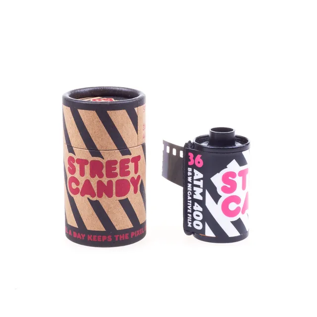 street-candy-atm-400-schwarzwei-film-35mm image 1