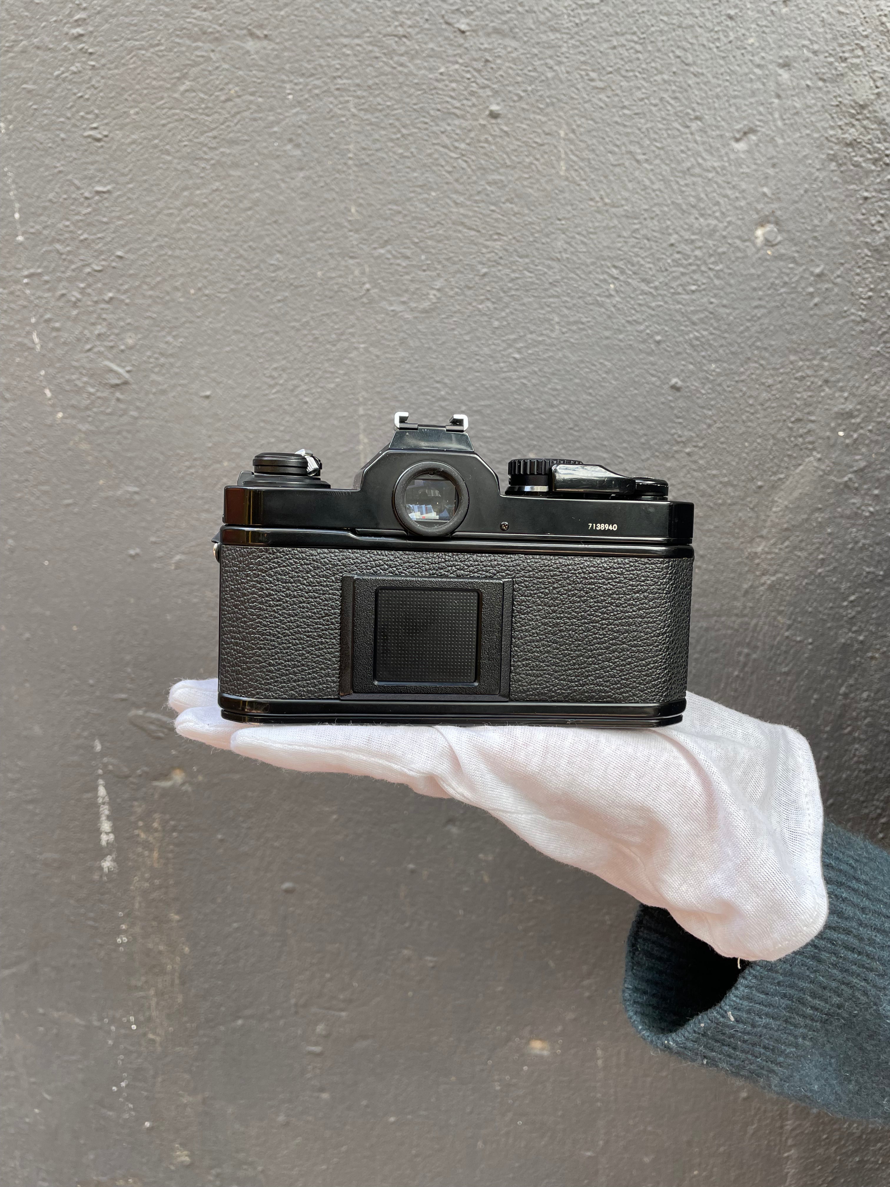 nikon-fm2-slr-35mm-analogkamera-nikkor-50mm-1-8-bel-defekt image 4