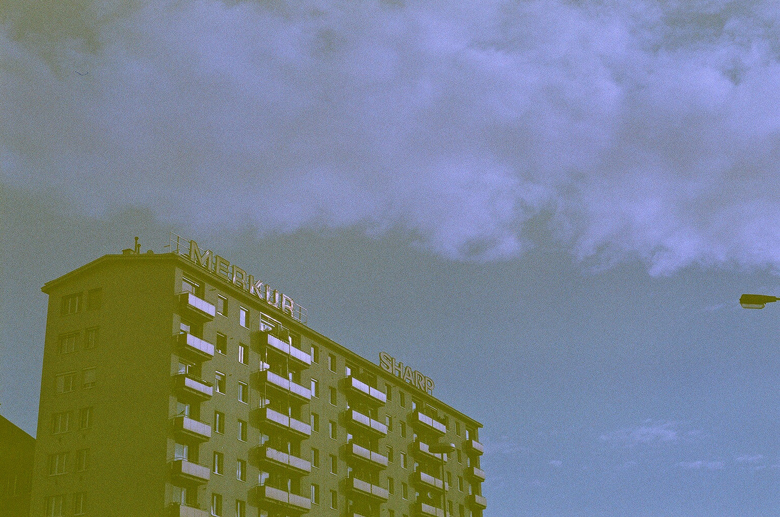 revolog-460nm-35mm-effektfilm-36-aufnahmen-farbeffekt image 2