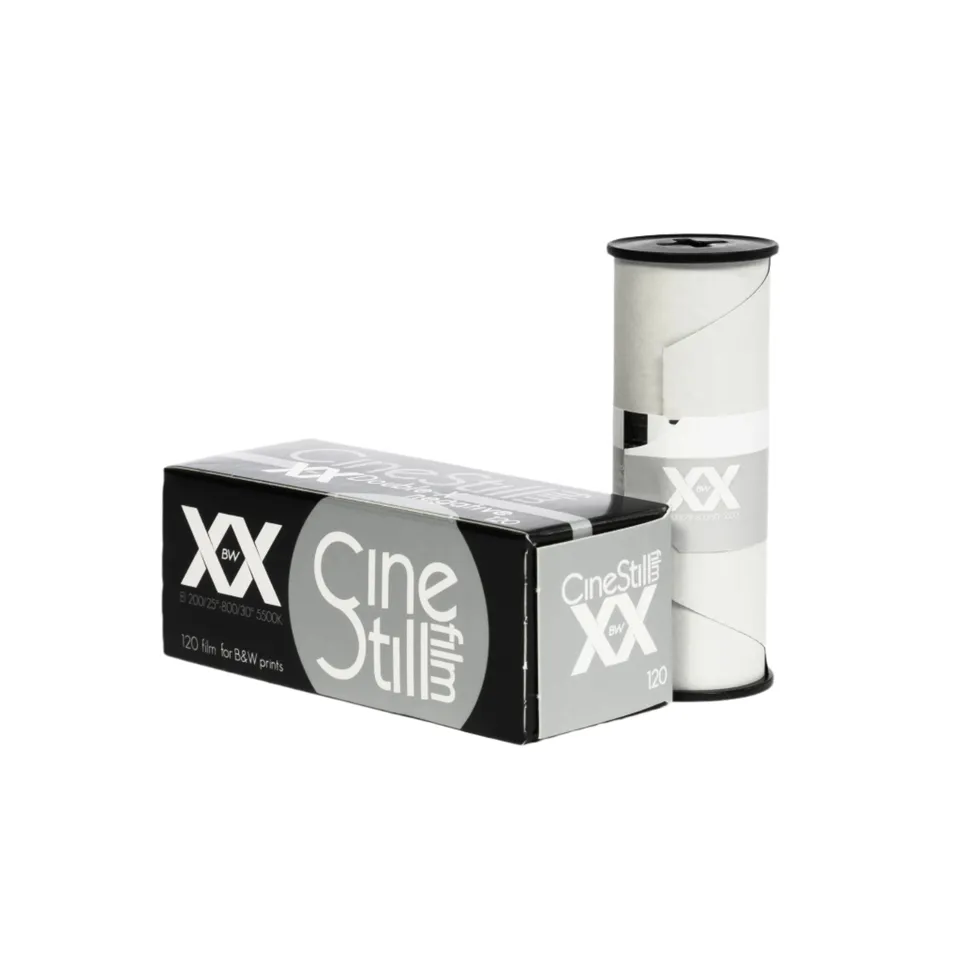 cinestill-bwxx-double-x-schwarzwei-film-120-rollfilm image 1