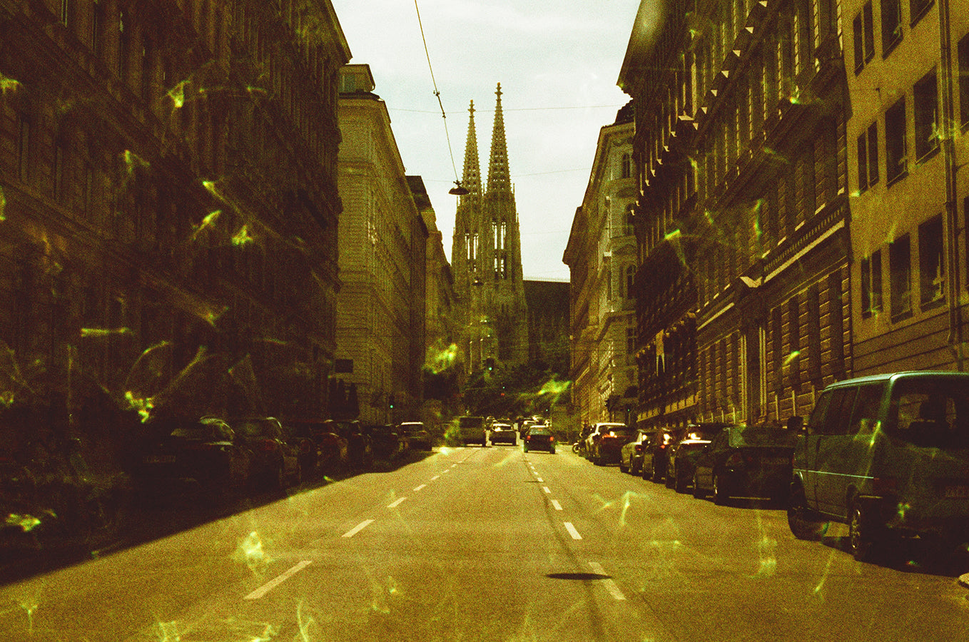 revolog-emerald-effektfilm-35mm-200-iso-c-41-limitiert image 3