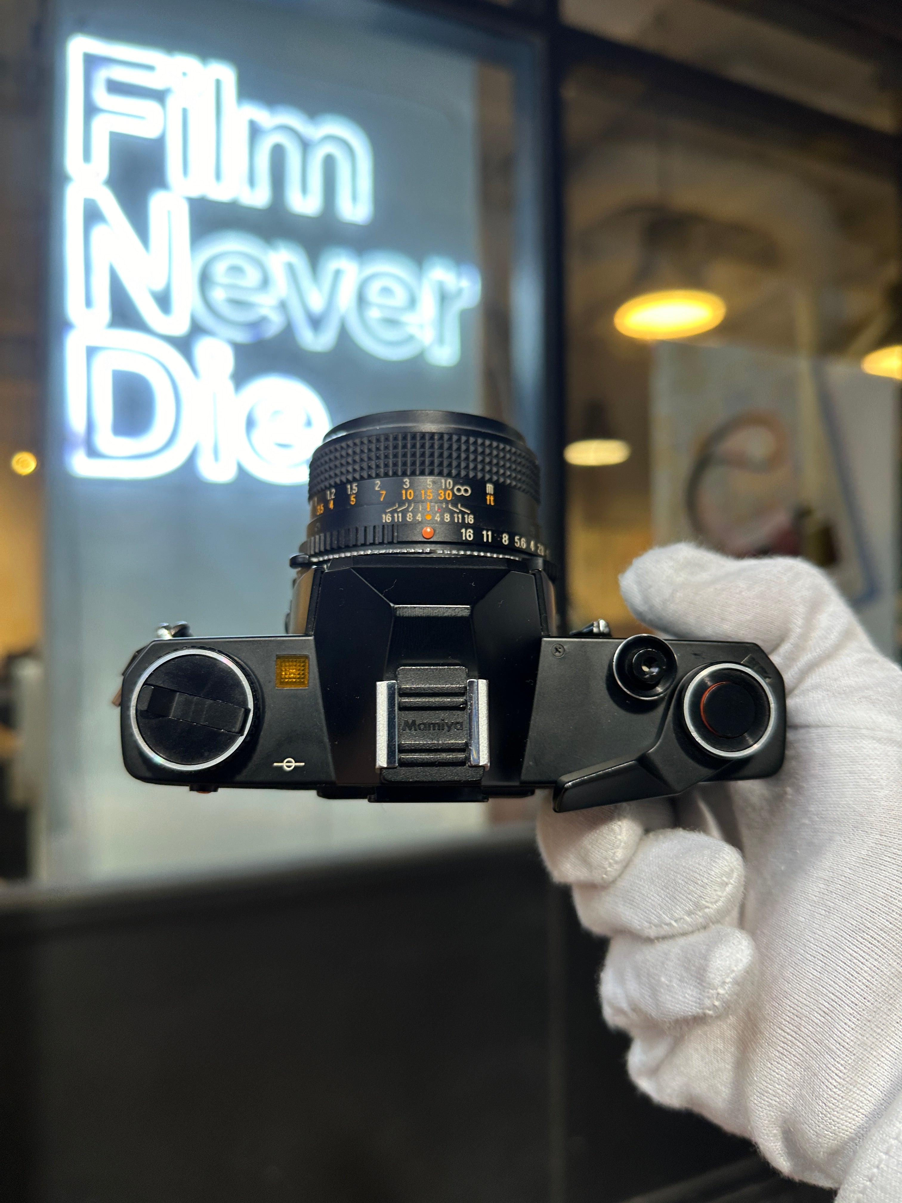 mamiya-nc1000s-50mm-f-1-7-spiegelreflexkamera-analog image 4