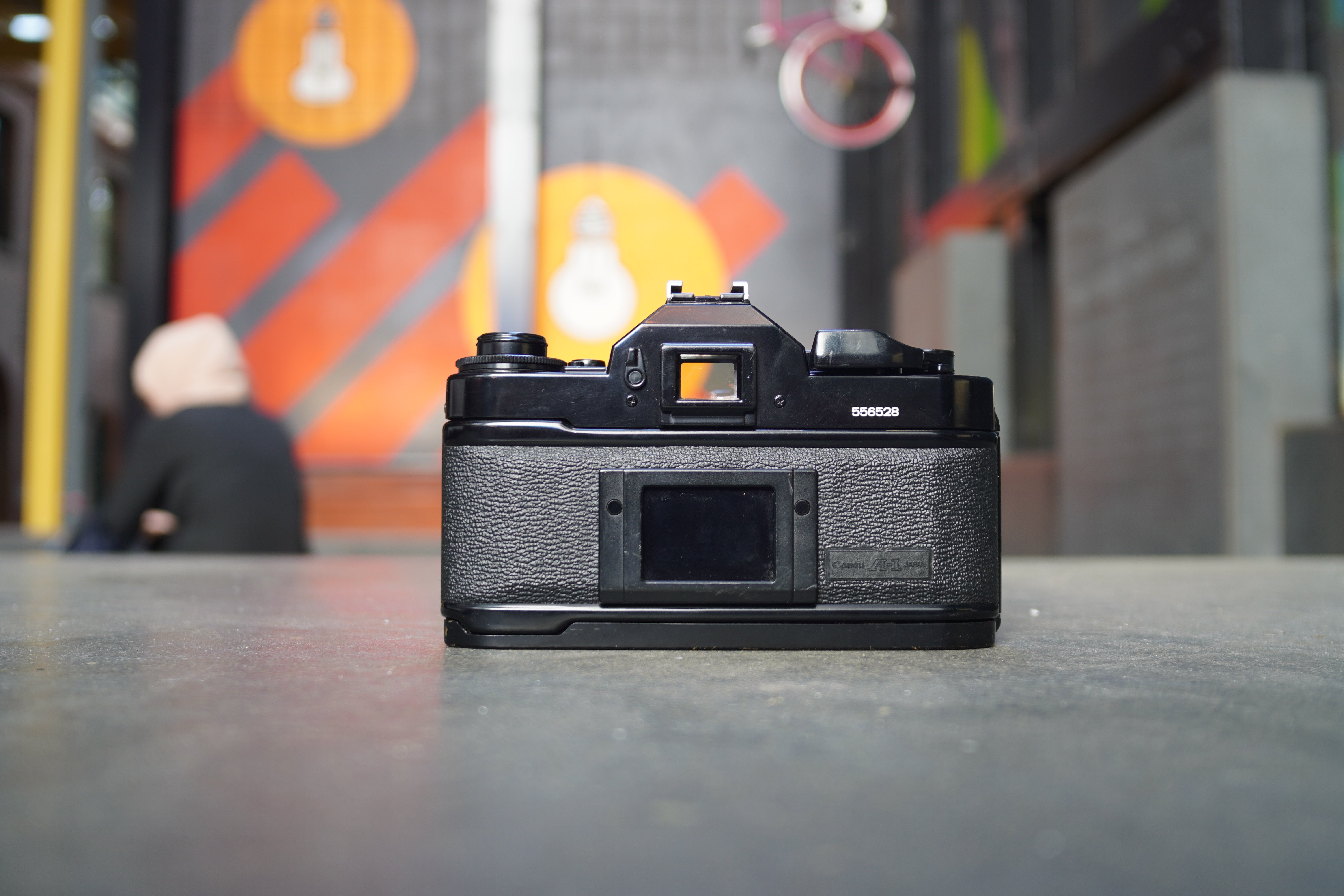 canon-a-1-slr-analogkamera-mit-fd-50mm-f-1-8-objektiv image 7
