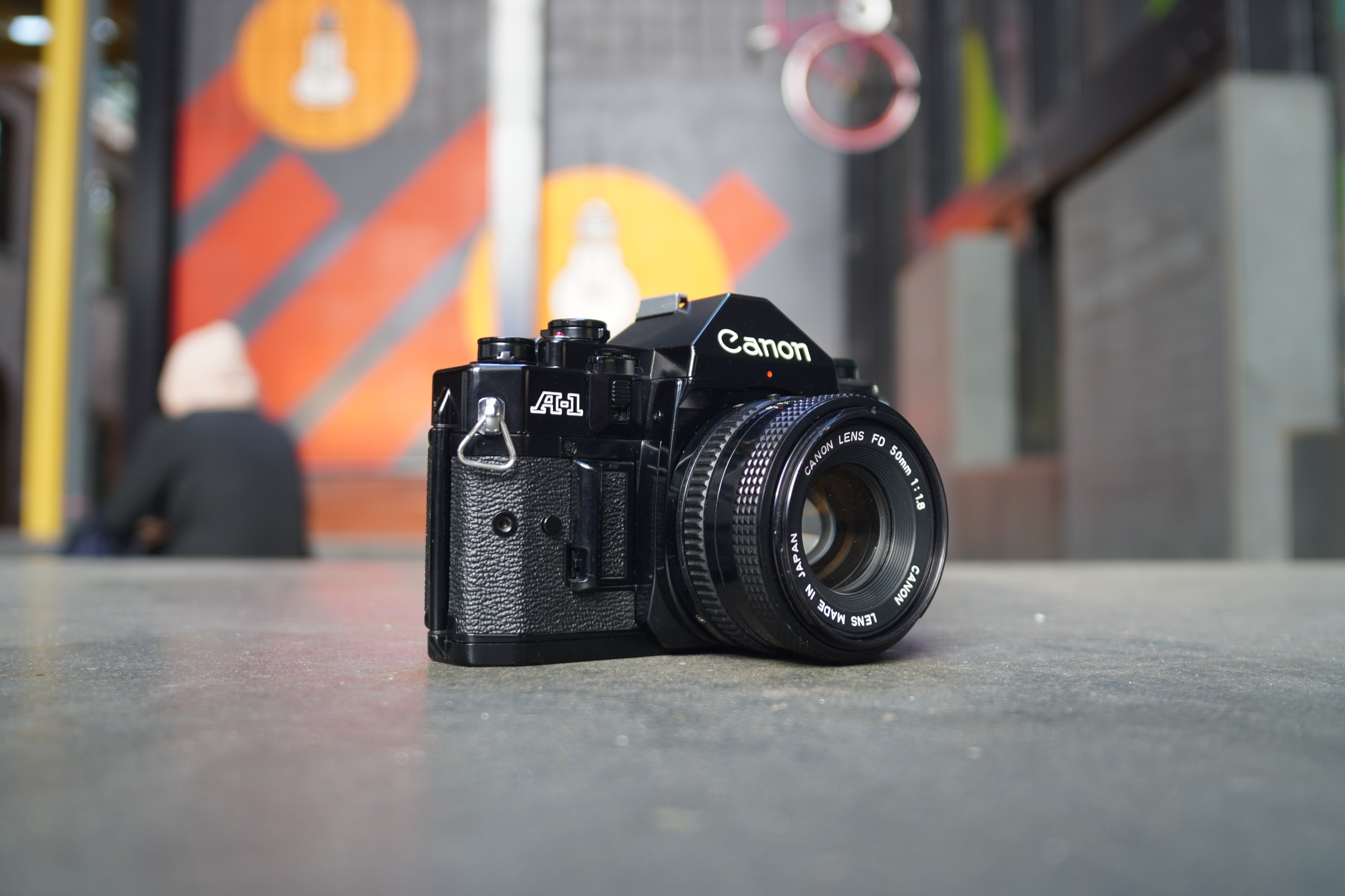 canon-a-1-slr-analogkamera-mit-fd-50mm-f-1-8-objektiv image 3