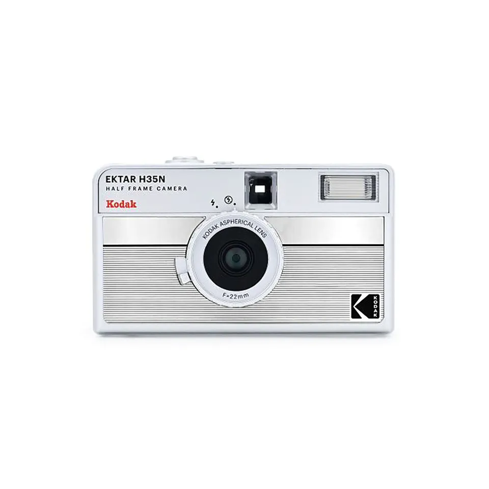 kodak-ektar-h35n-analogkamera-schwarz-halbformat-sterneffekt image 1