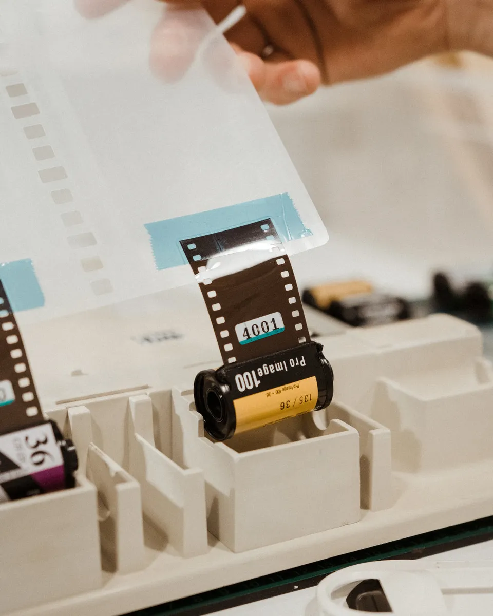 film-never-die-dev-scan-c41-filmentwicklung-5-filme-abz-ge image 1
