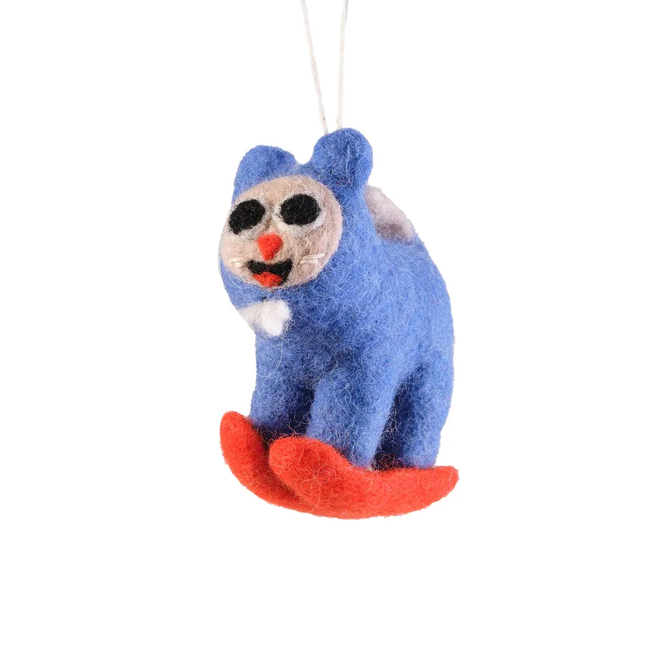 wrap-eddie-skiing-cat-filzanh-nger-weihnachtsdeko-wollfilz image 1