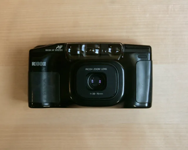 ricoh-rz-750-date-kompaktkamera-35mm-mit-38-76mm-zoom image 1