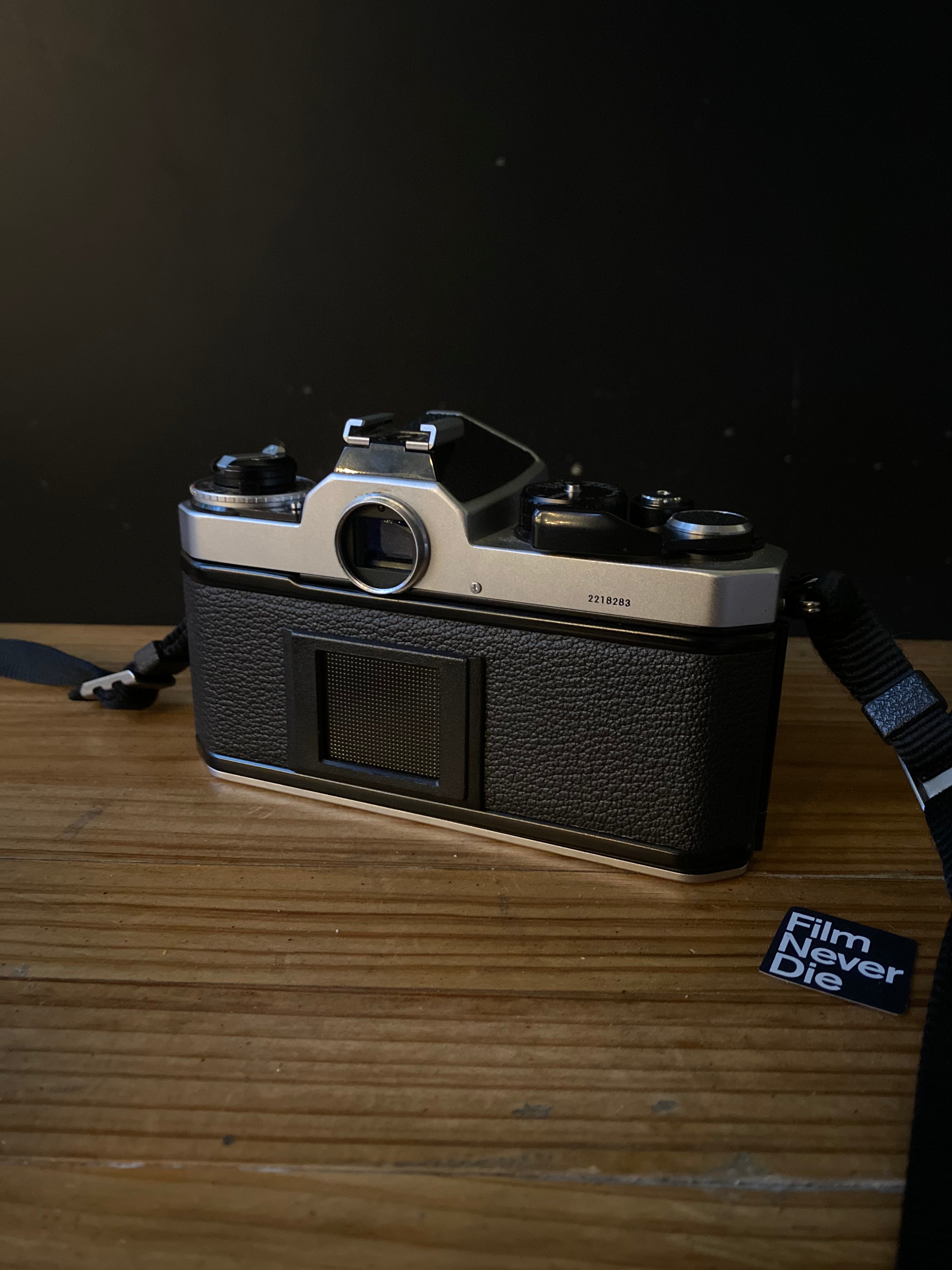 nikon-fe2-slr-analogkamera-35mm-mit-nikkor-50mm-f1-8-kit image 6
