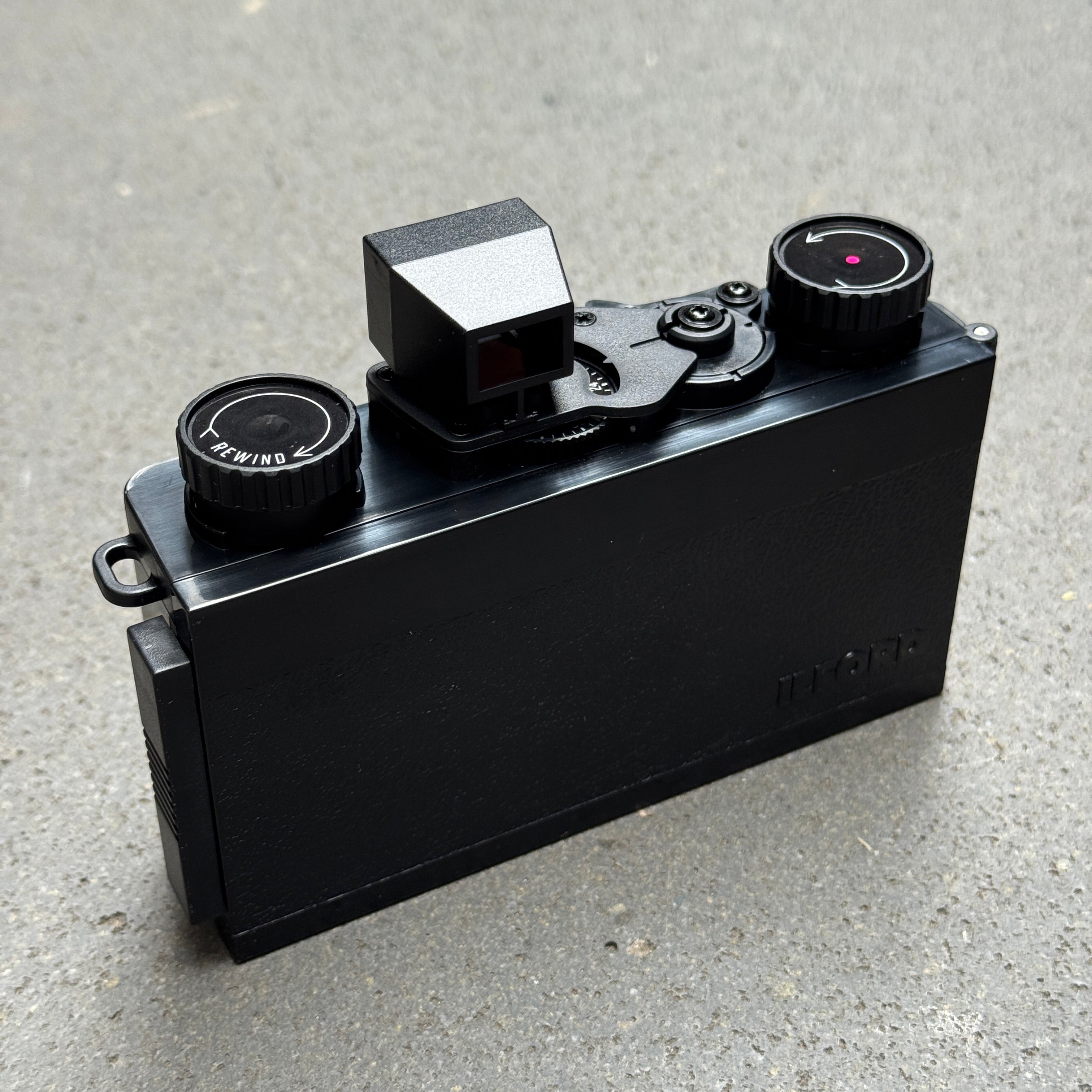 ilford-pixie-35-ii-filmkamera-35mm-halbformat-pinhole image 4
