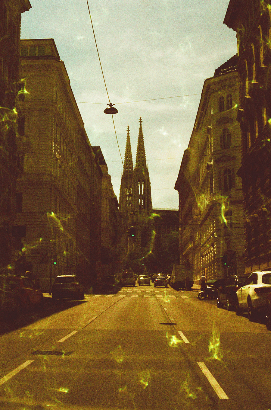 revolog-emerald-effektfilm-35mm-harman-phoenix-gr-n image 6