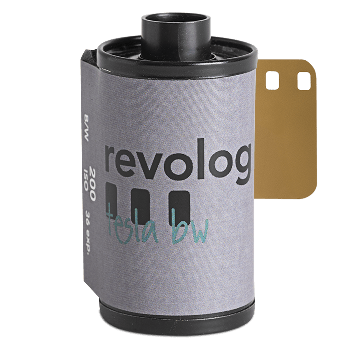 revolog-tesla-bw-35mm-schwarzwei-film-200-iso-36-bilder-blitz-effekt image 1