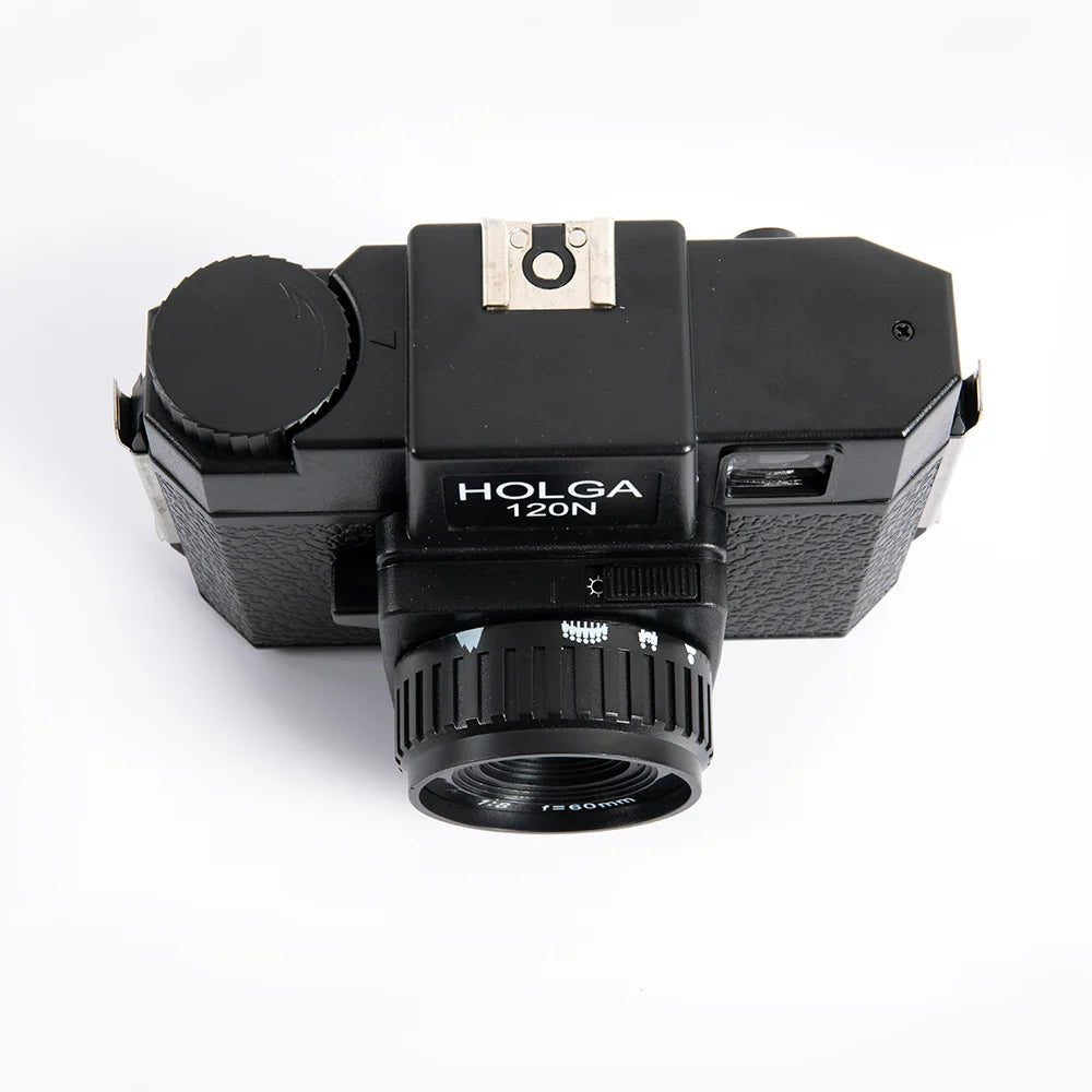 holga-120n-mittelformatkamera-schwarz-mit-6x6-film image 2