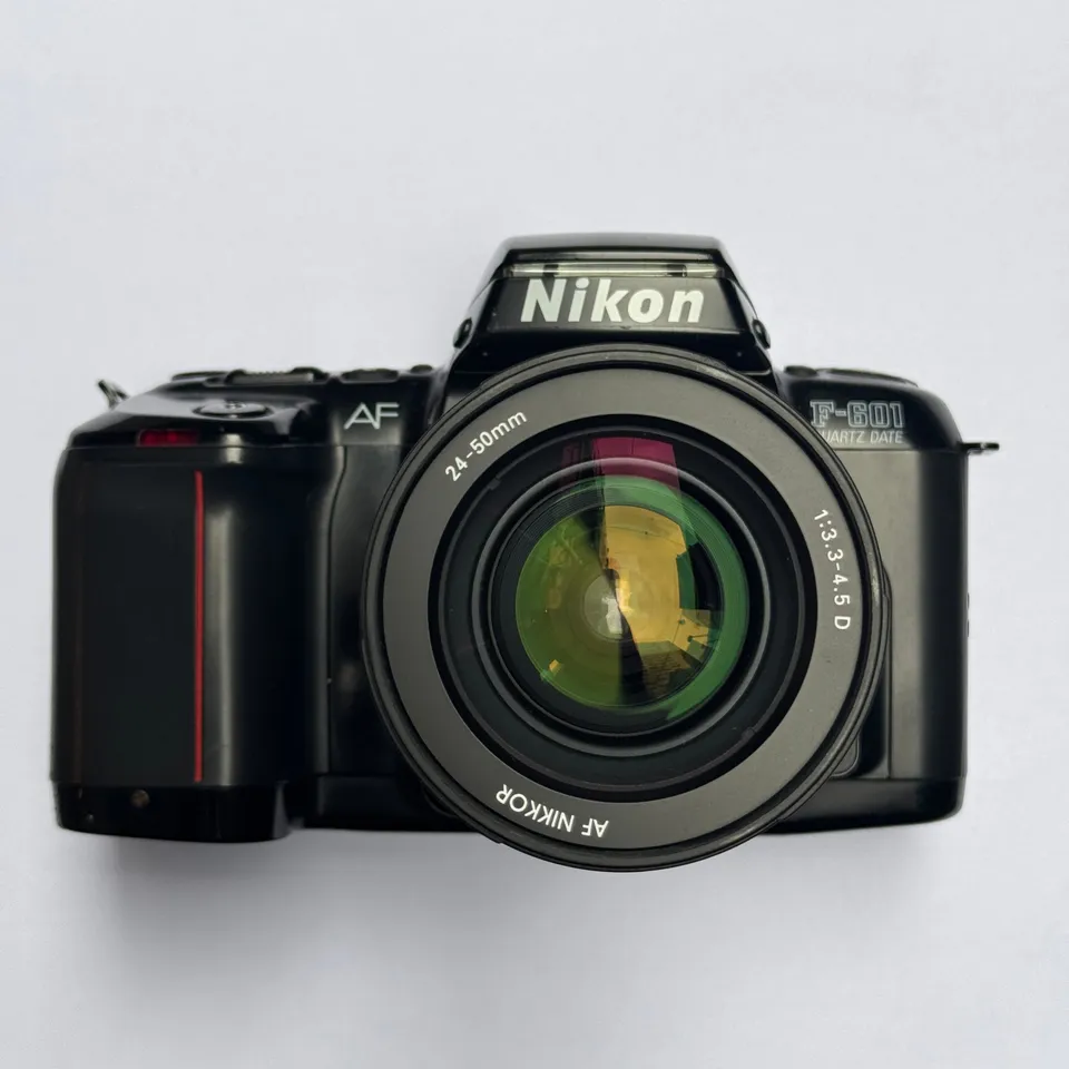 nikon-f-601-spiegelreflexkamera-mit-24-50mm-zoom image 1