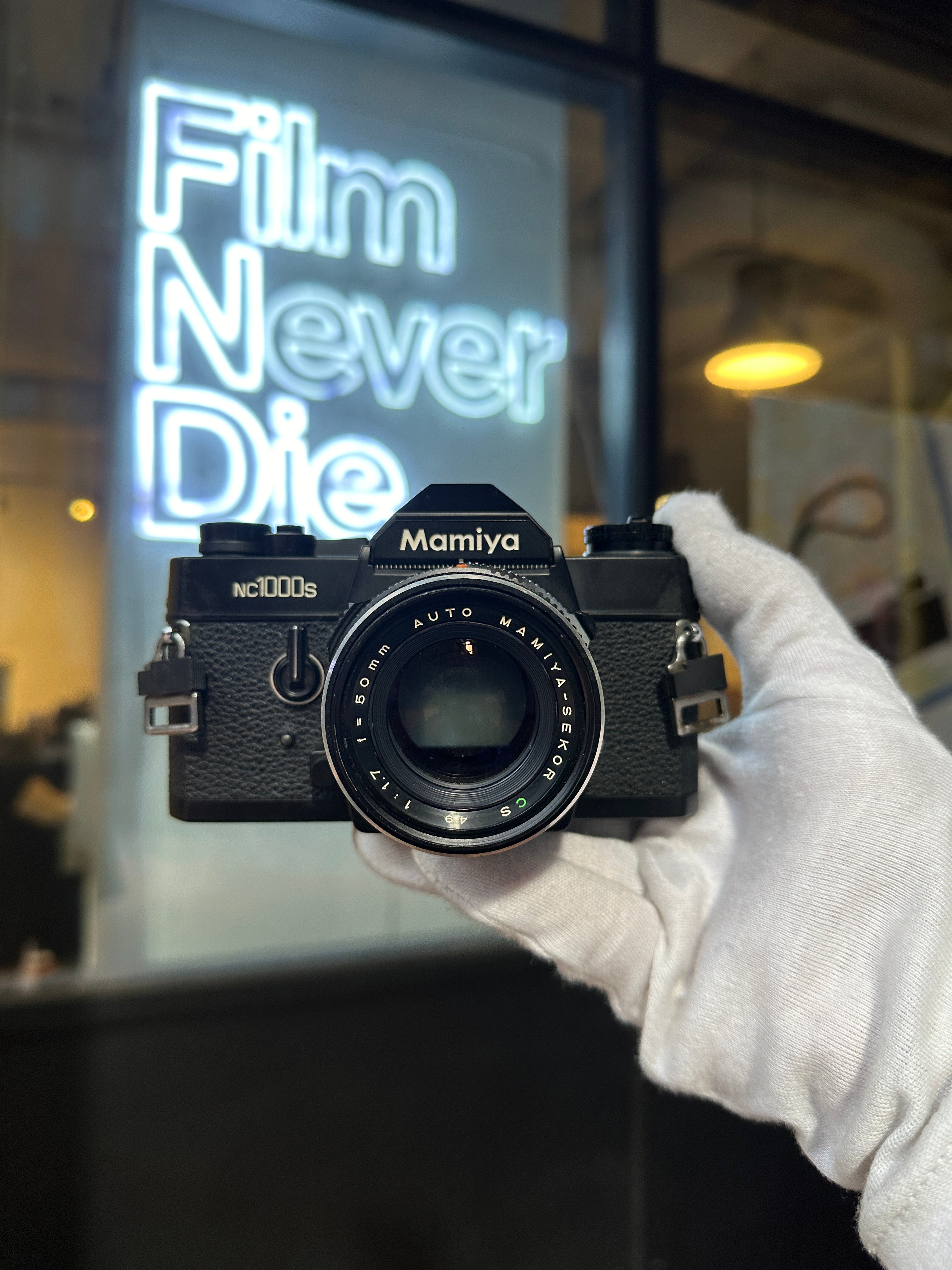 mamiya-nc1000s-50mm-f-1-7-spiegelreflexkamera-analog image 1