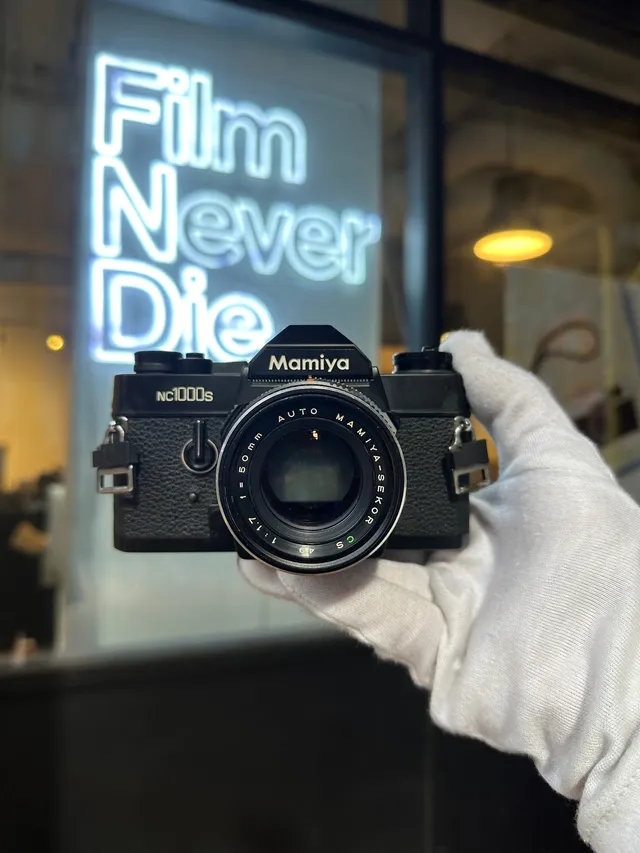 mamiya-nc1000s-50mm-f-1-7-spiegelreflexkamera-analog image 1