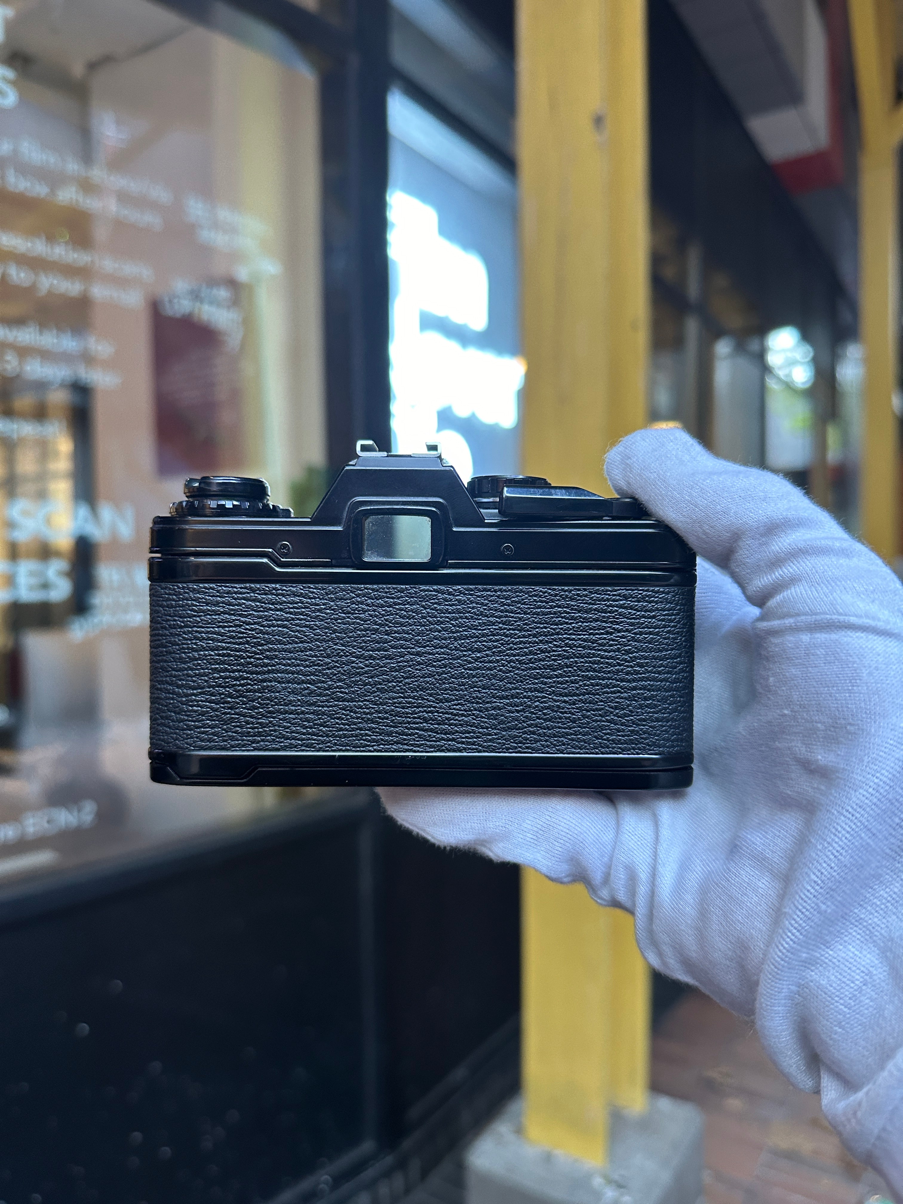 olympus-om-10-spiegelreflexkamera-mit-zuiko-50mm-f-1-8-kit image 3