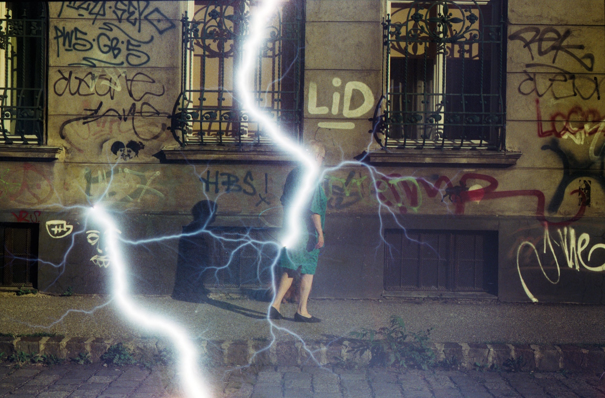 revolog-tesla-1-35mm-effektfilm-200-iso-36-aufnahmen image 4