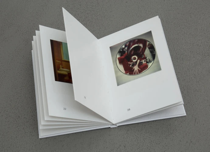 robby-m-ller-polaroid-fotobuch-set-interior-exterior image 7