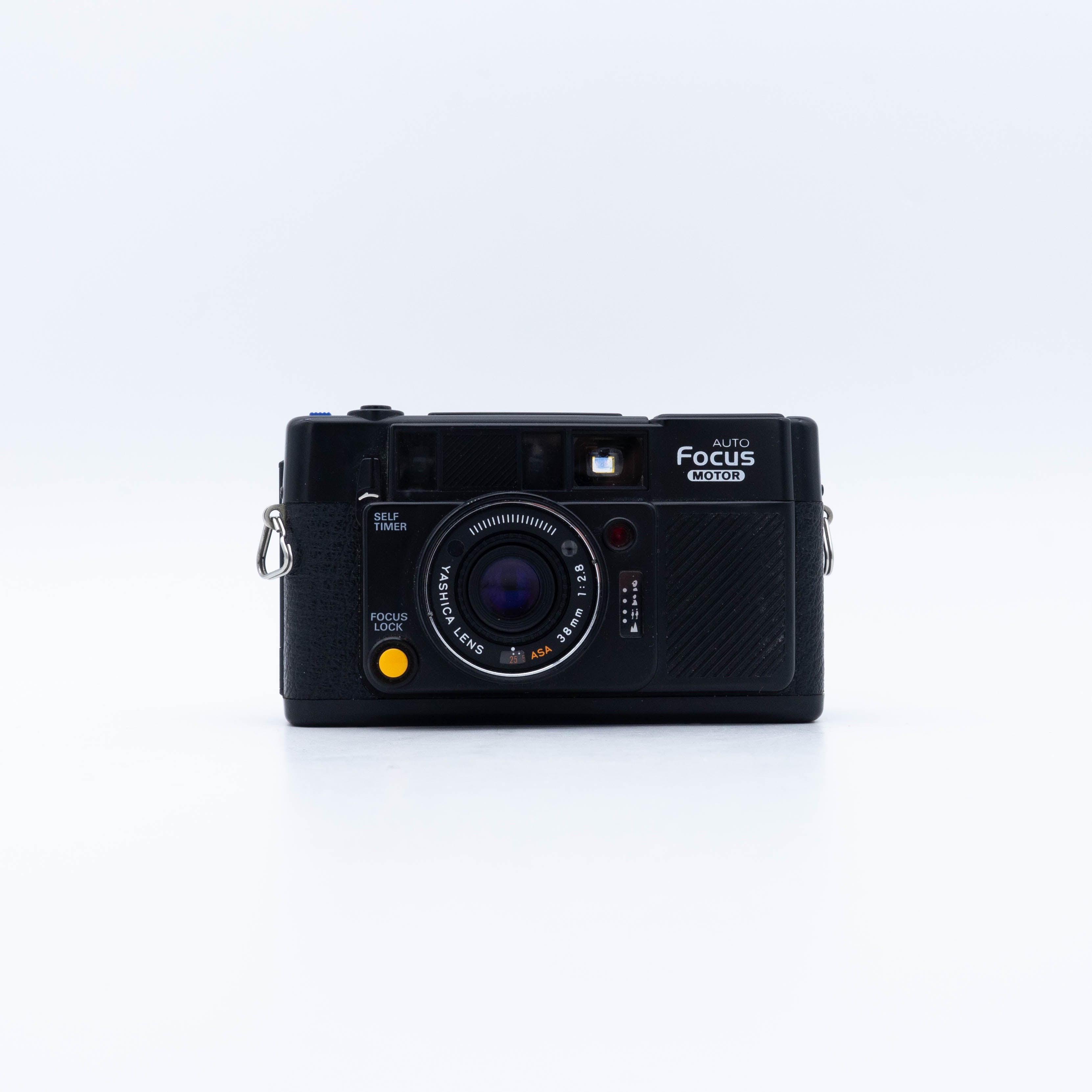 yashica-auto-kompaktkamera-point-and-shoot-38mm-f-2-8-autofokus image 1