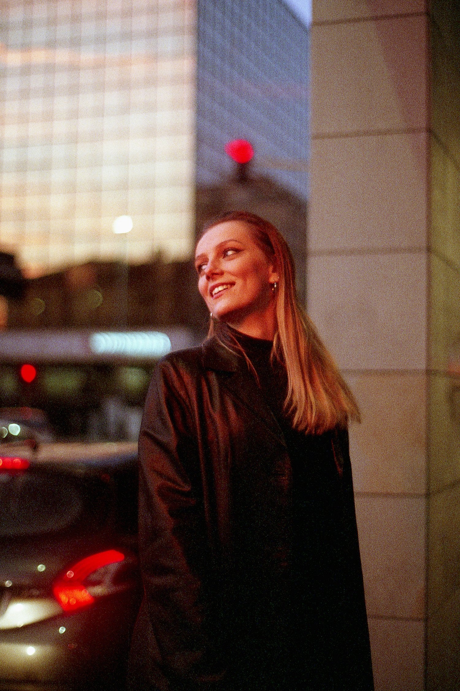 olympus-om-10-spiegelreflexkamera-mit-zuiko-50mm-f-1-8-kit image 2