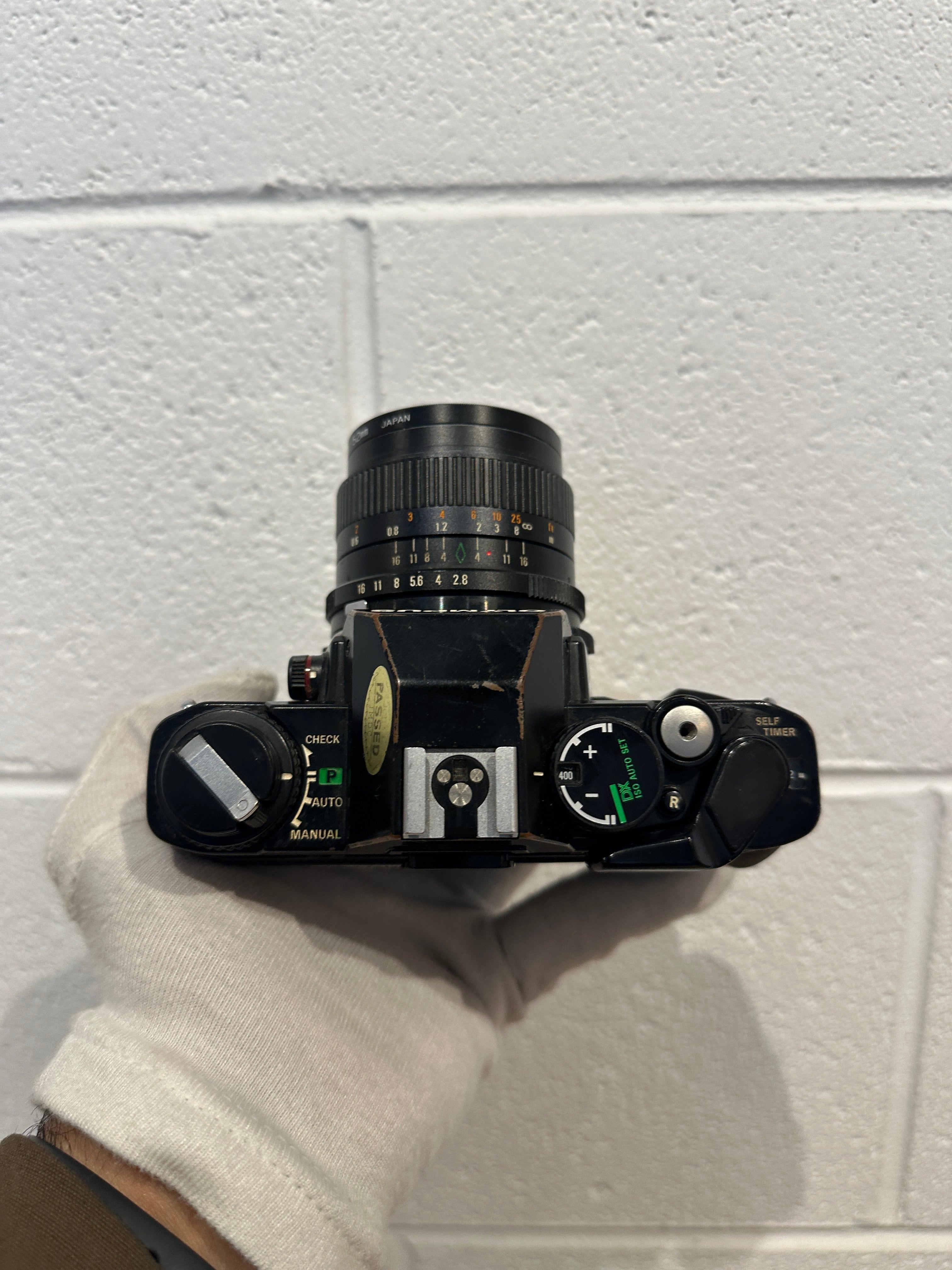 olympus-om-40-spiegelreflexkamera-mit-28mm-f-2-8-weitwinkel image 2