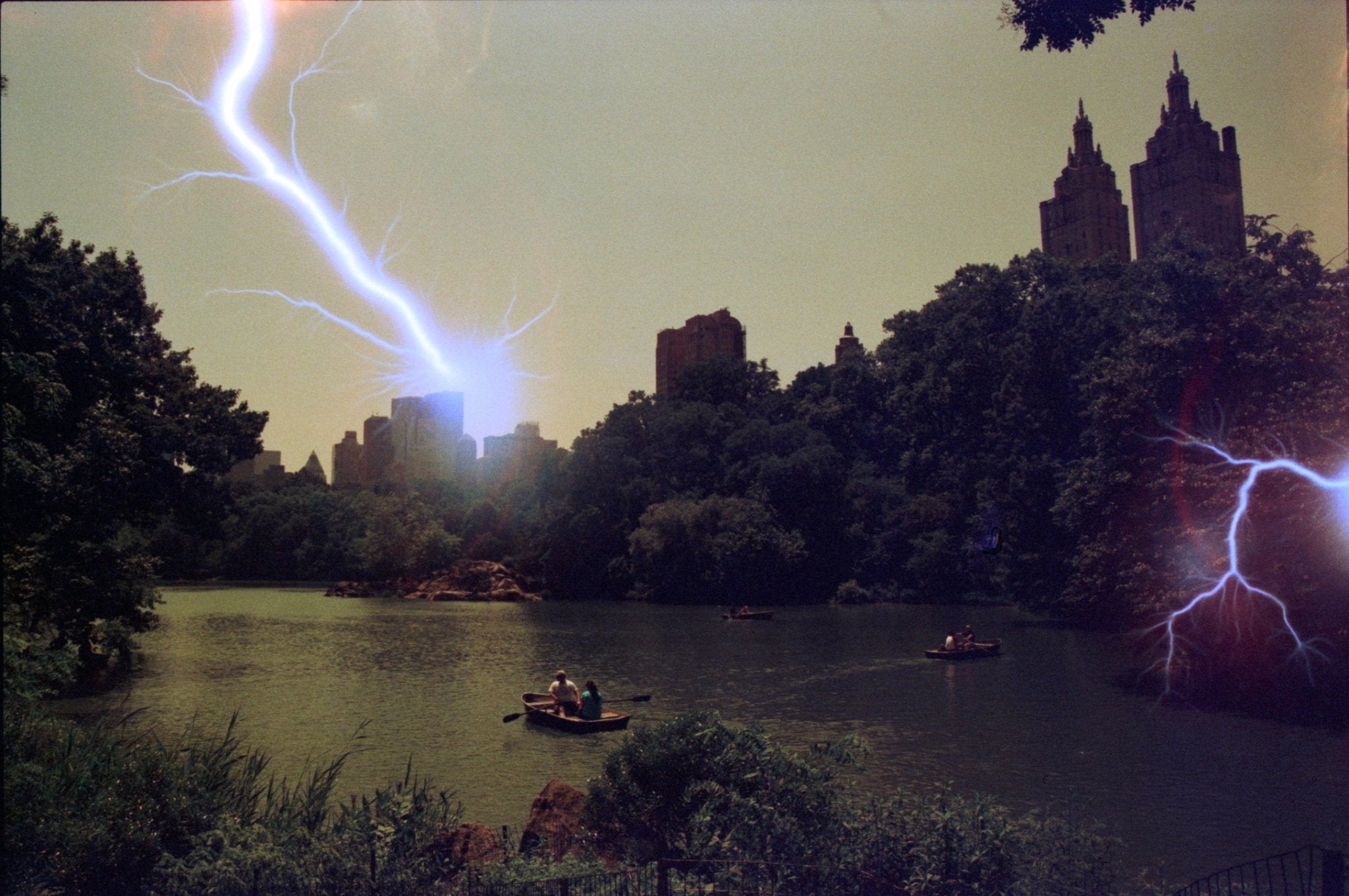 revolog-tesla-1-35mm-effektfilm-200-iso-36-aufnahmen image 2