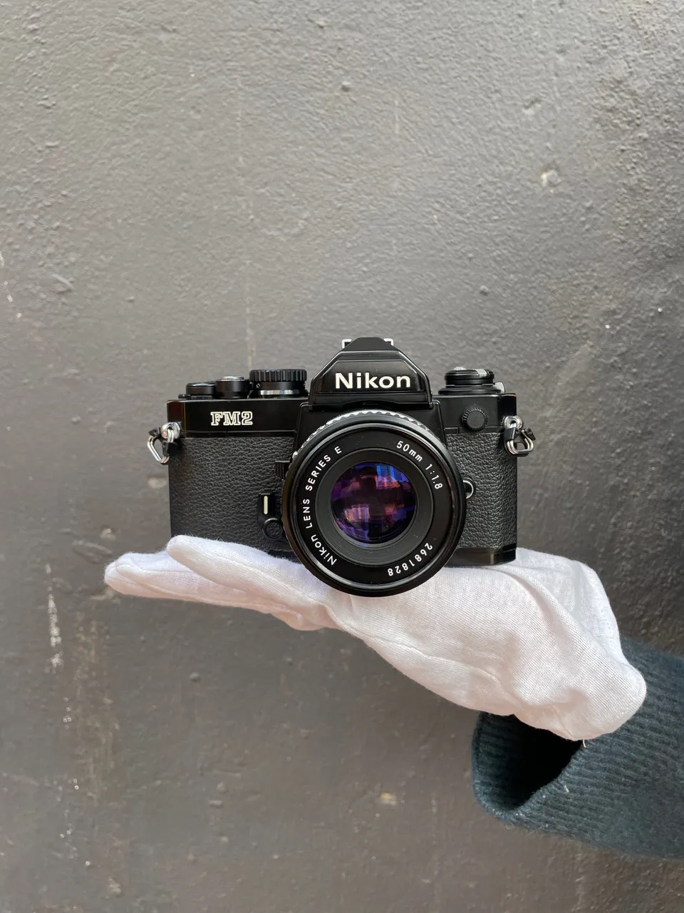 nikon-fm2-slr-35mm-analogkamera-nikkor-50mm-1-8-bel-defekt image 1