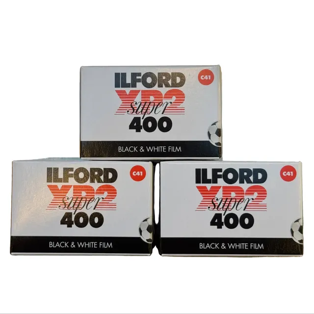 ilford-xp2-super-400-35mm-film-3er-pack-football-edition image 1