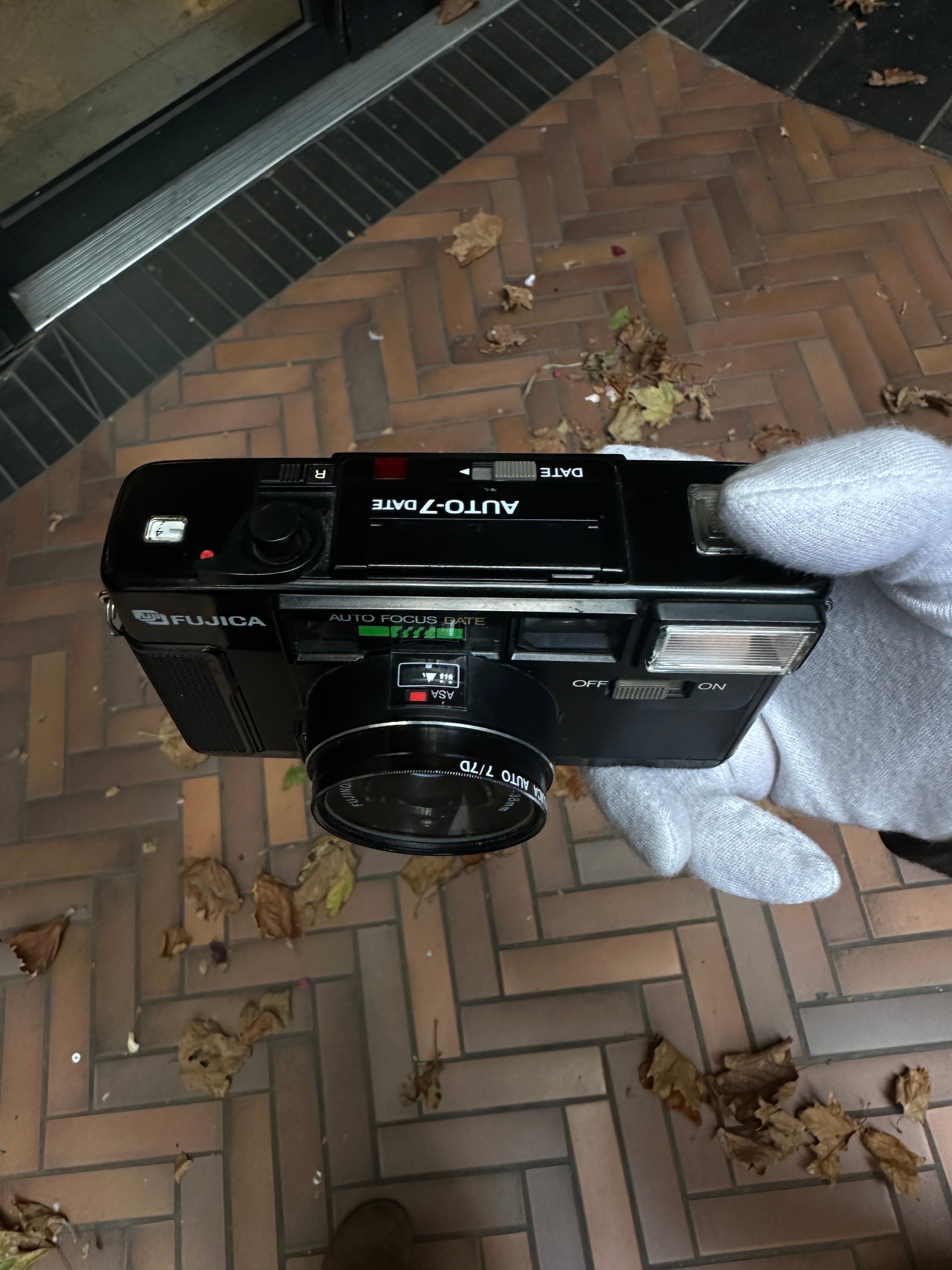 fujica-auto-7-date-kompaktkamera-35mm-38mm-f-2-8-autofokus image 3