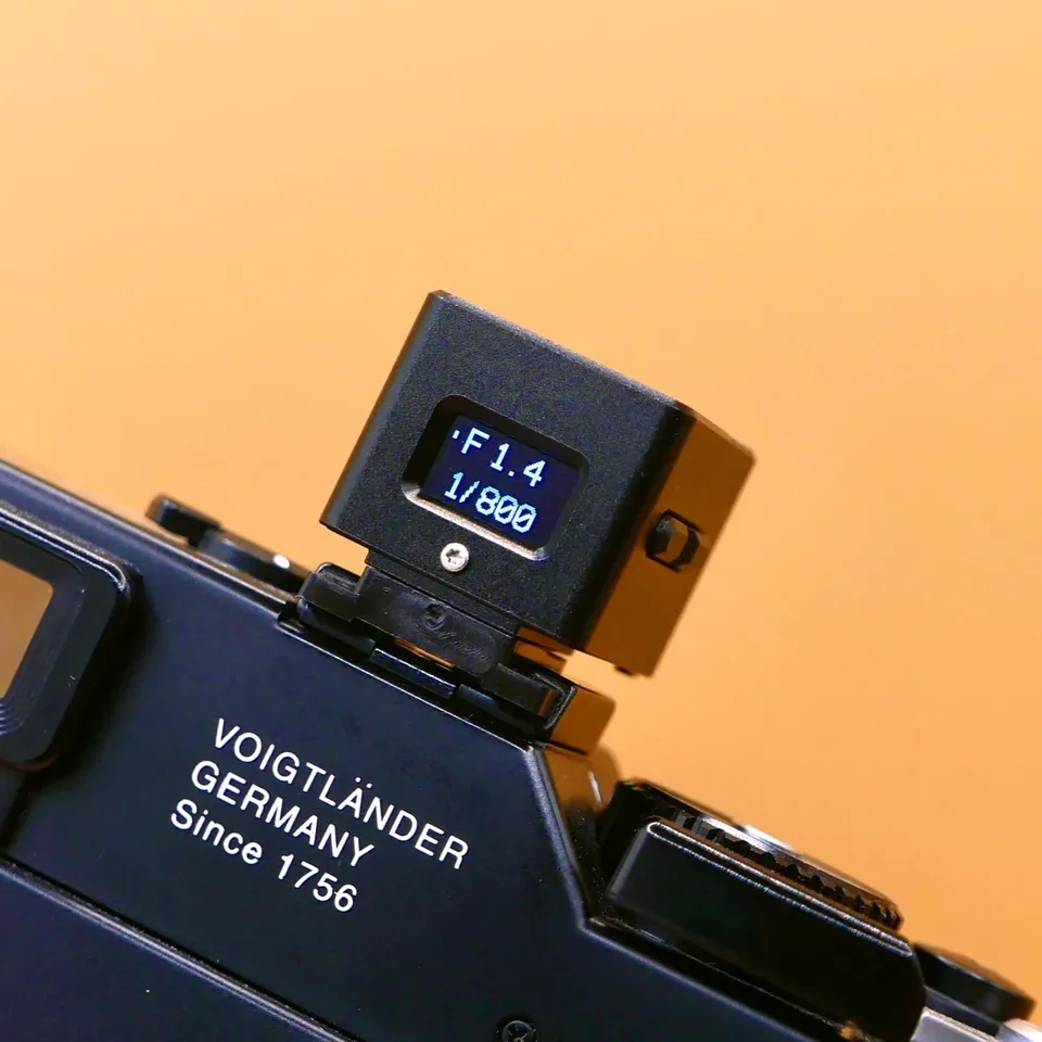 keks-kmq-belichtungsmesser-oled-schwarz-blitzschuh-analog image 1