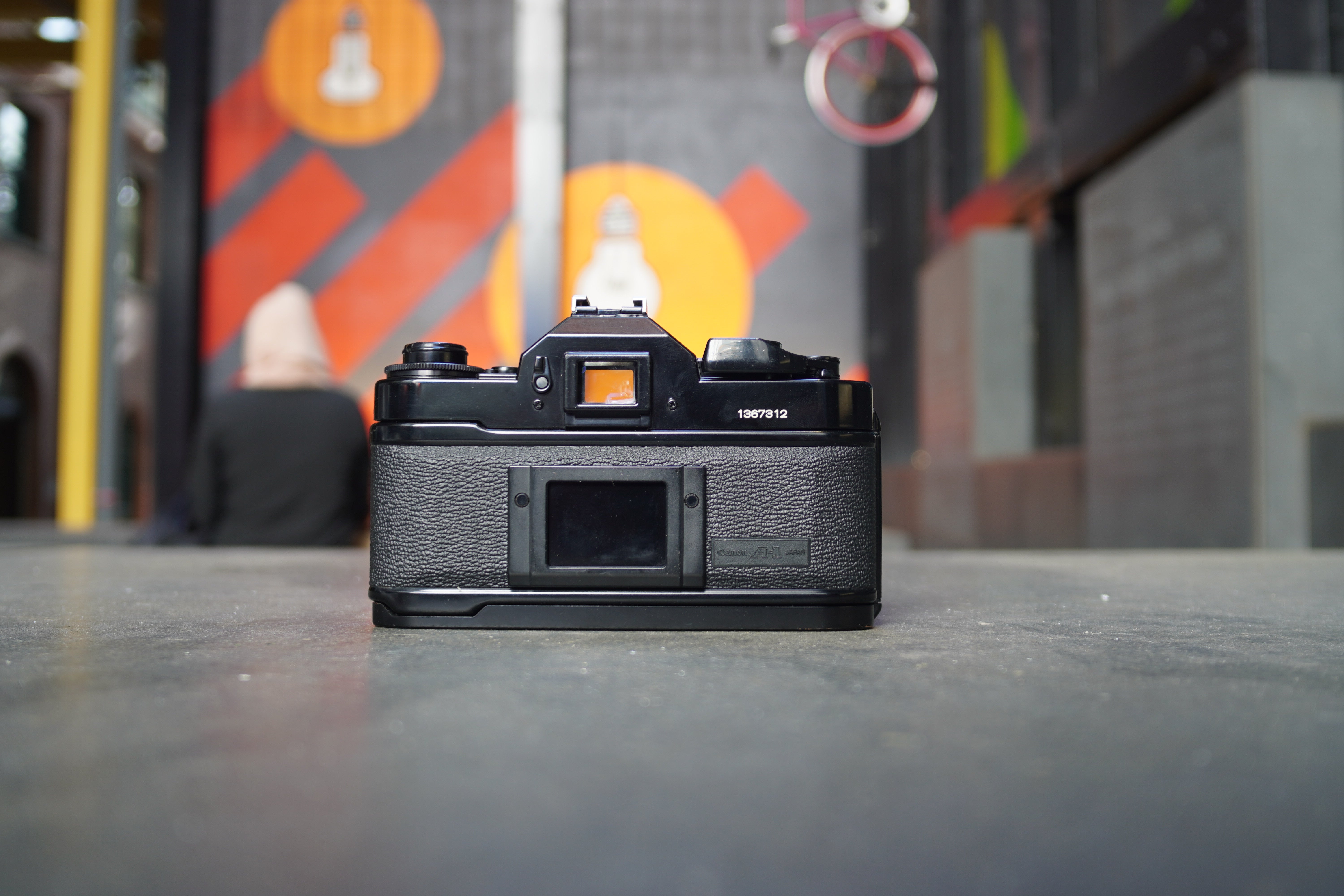 canon-a-1-slr-kamera-mit-fd-50mm-f-1-8-analog image 6