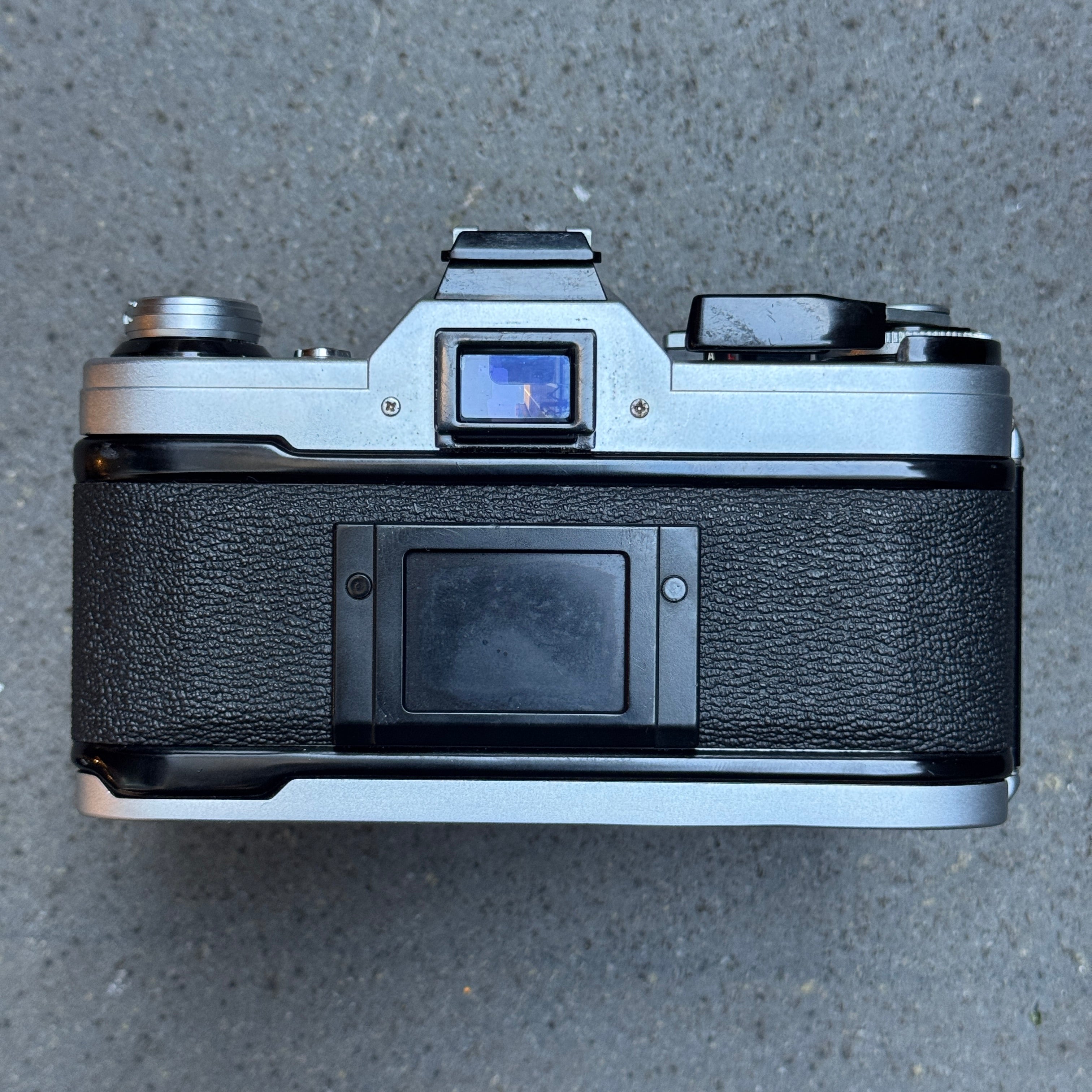 canon-ae-1-spiegelreflexkamera-mit-fd-50mm-f-1-4-schwarz image 3