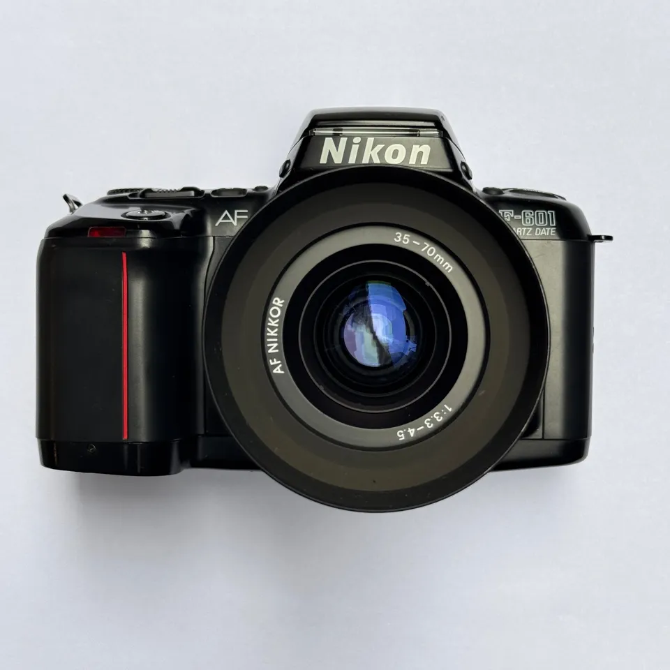 nikon-f-601-spiegelreflexkamera-mit-35-70mm-zoom-kit image 1