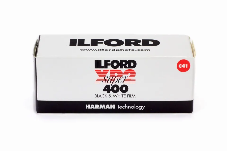 ilford-xp2-super-400-120-schwarzwei-film-mittelformat-c-41 image 1