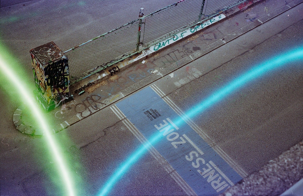 dubblefilm-lazer-35mm-farbfilm-36-bilder-mit-gr-n-blau-effekt image 2