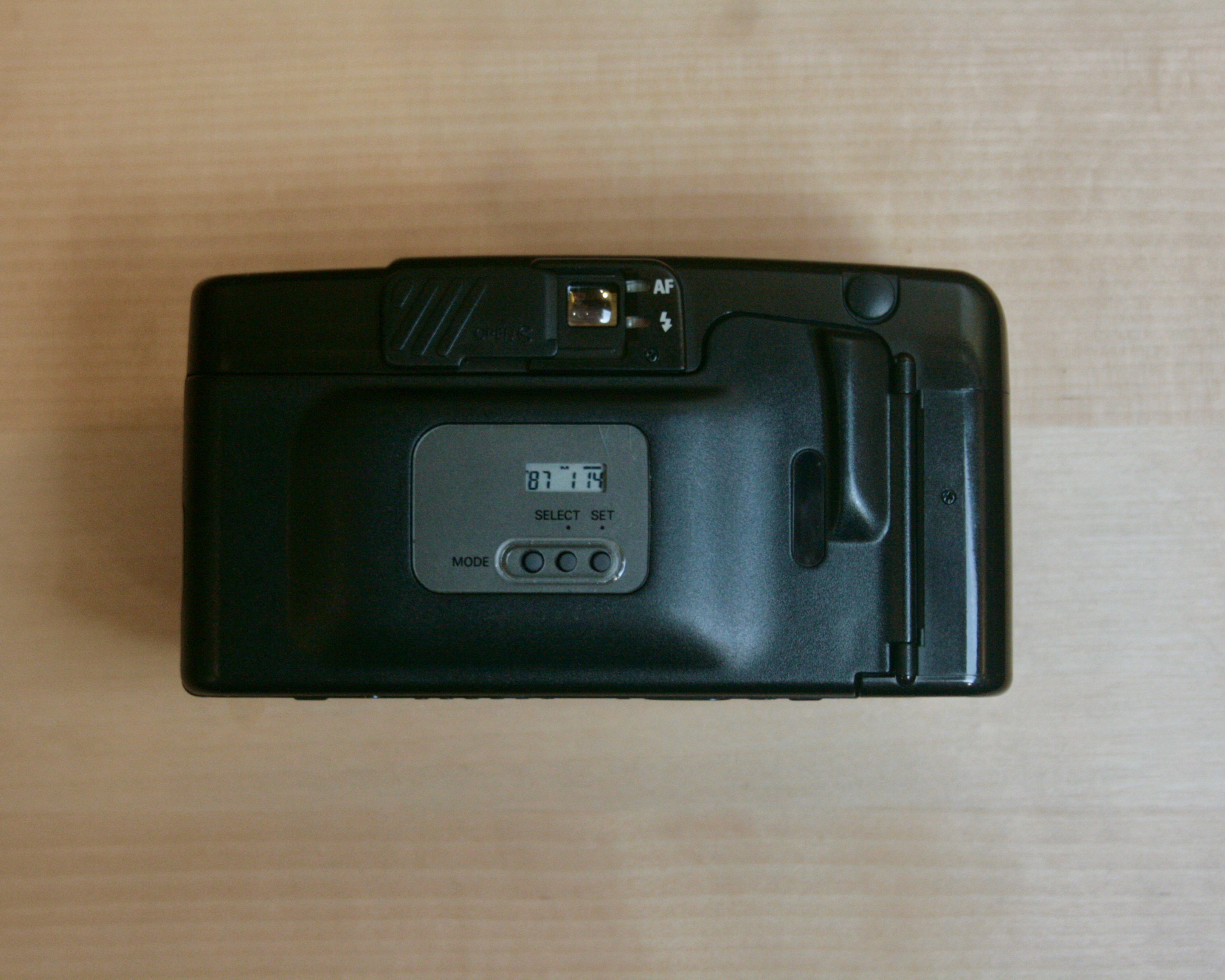 ricoh-rz-750-date-kompaktkamera-35mm-mit-38-76mm-zoom image 3