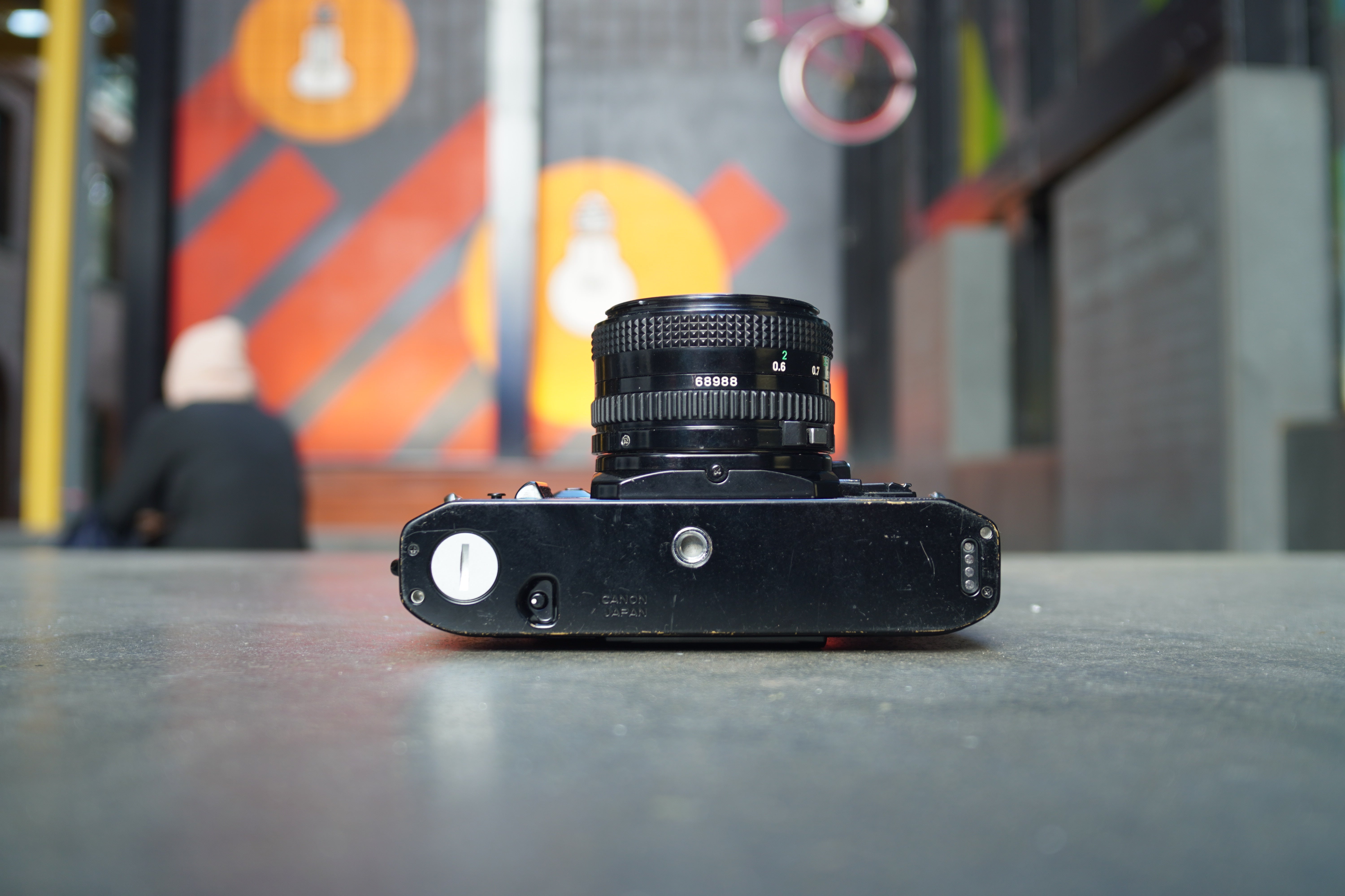 canon-a-1-slr-analogkamera-mit-fd-50mm-f-1-8-objektiv image 5