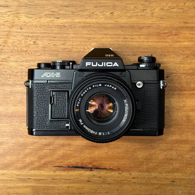 fujica-ax-5-spiegelreflexkamera-35mm-mit-50mm-f-1-9-fm image 1