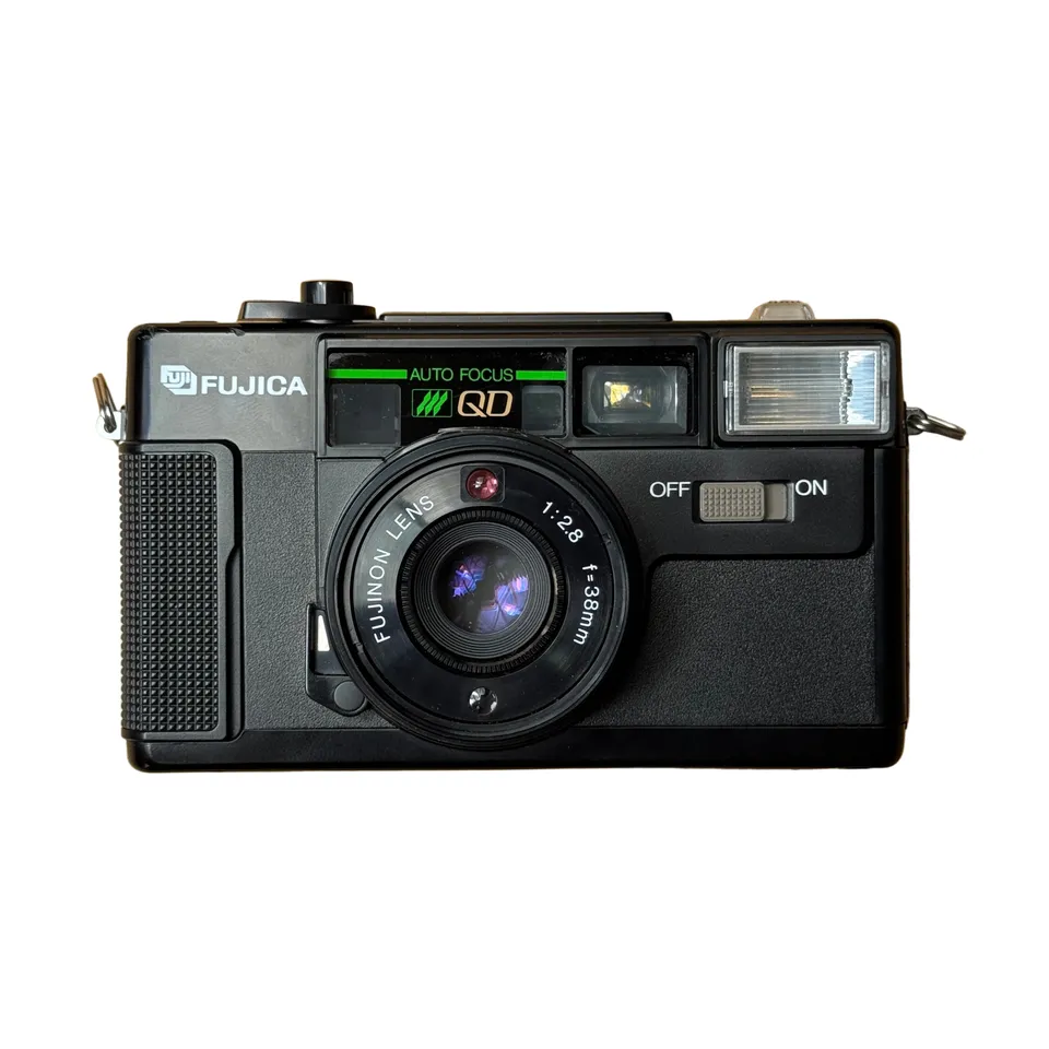 fujica-auto-7qd-kompaktkamera-35mm-38mm-f2-8-analog image 1