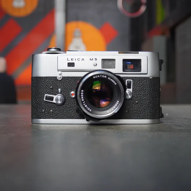 leica-m5-messsucherkamera-mit-voigtl-nder-nokton-40mm-f-1-4-ttl image 1
