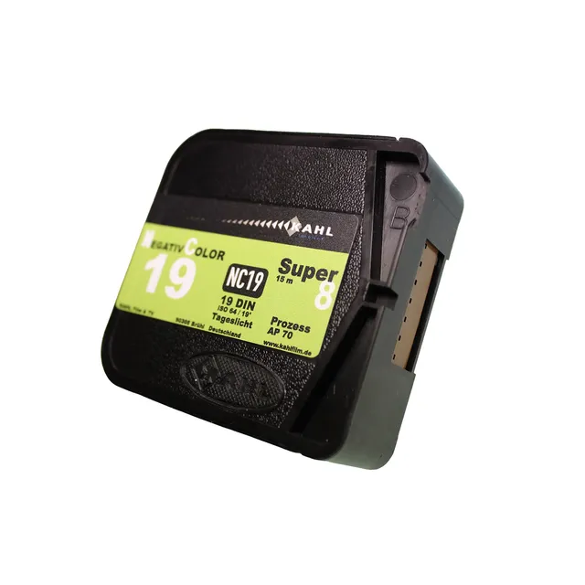 kahl-nc-19-super-8-film-iso-64-70er-look image 1