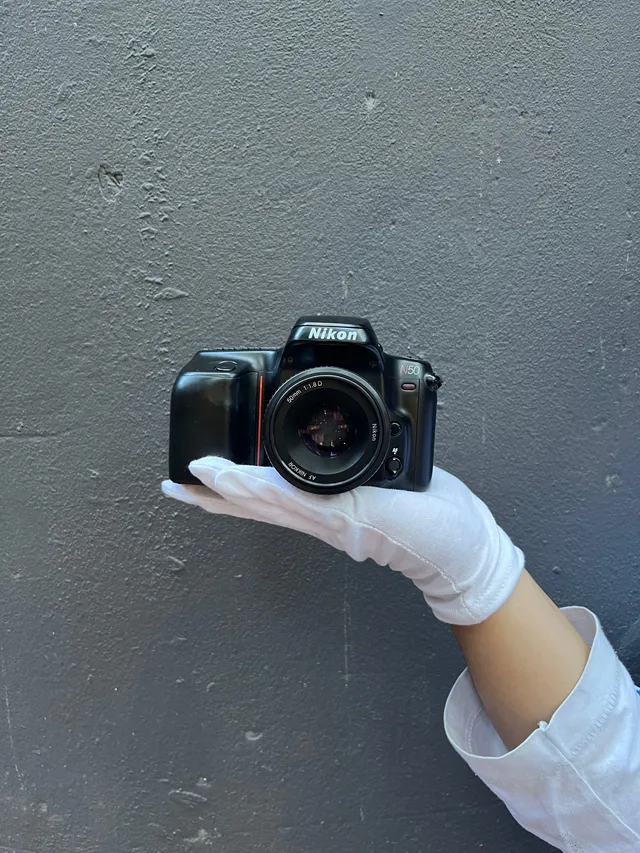 nikon-n50-slr-35mm-analogkamera-mit-nikkor-50mm-1-8-autofokus image 1