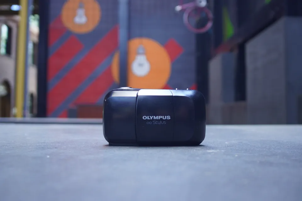 olympus-stylus-kompaktkamera-35mm-mit-autofokus image 1